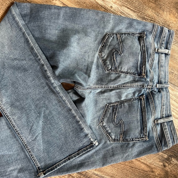 Women’s Silver Jeans - Picture 3 of 6